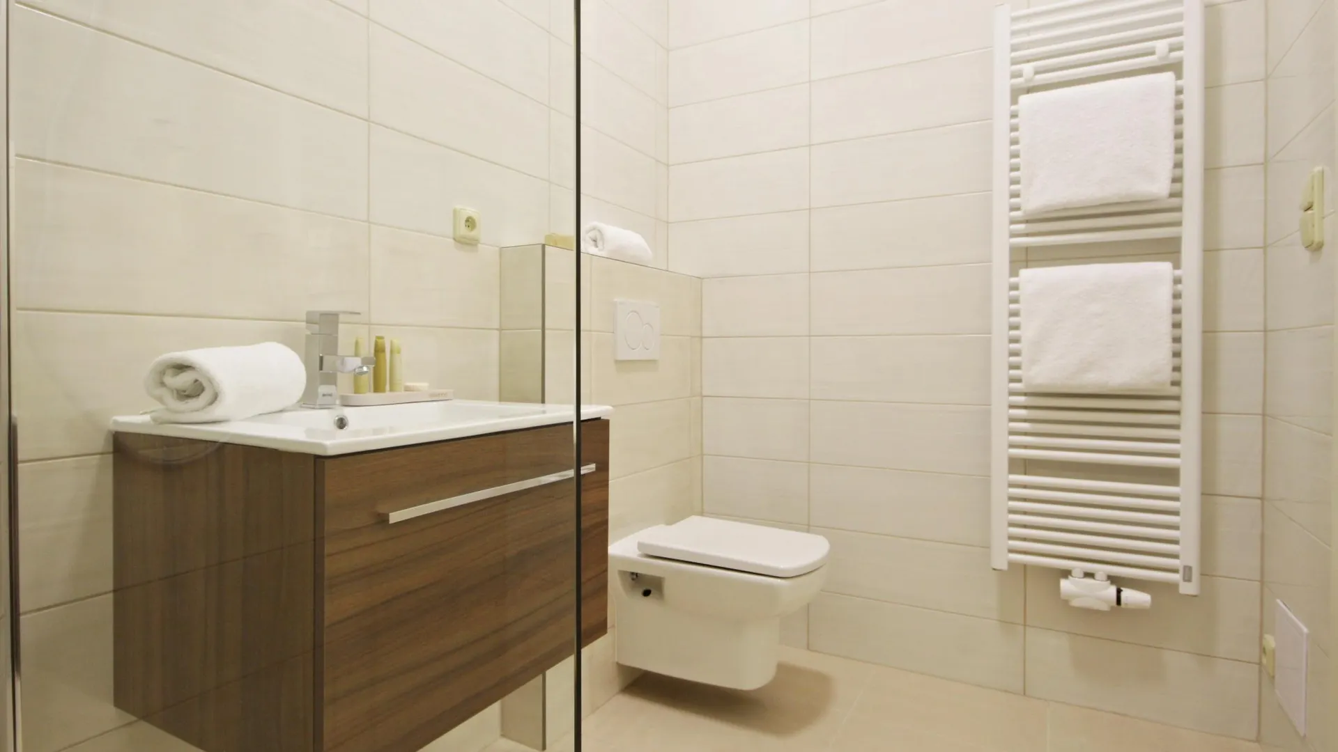 Alveo Suites Prague 4*,