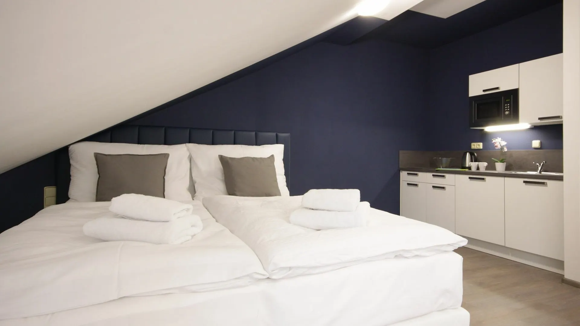Alveo Suites Prague 4*,