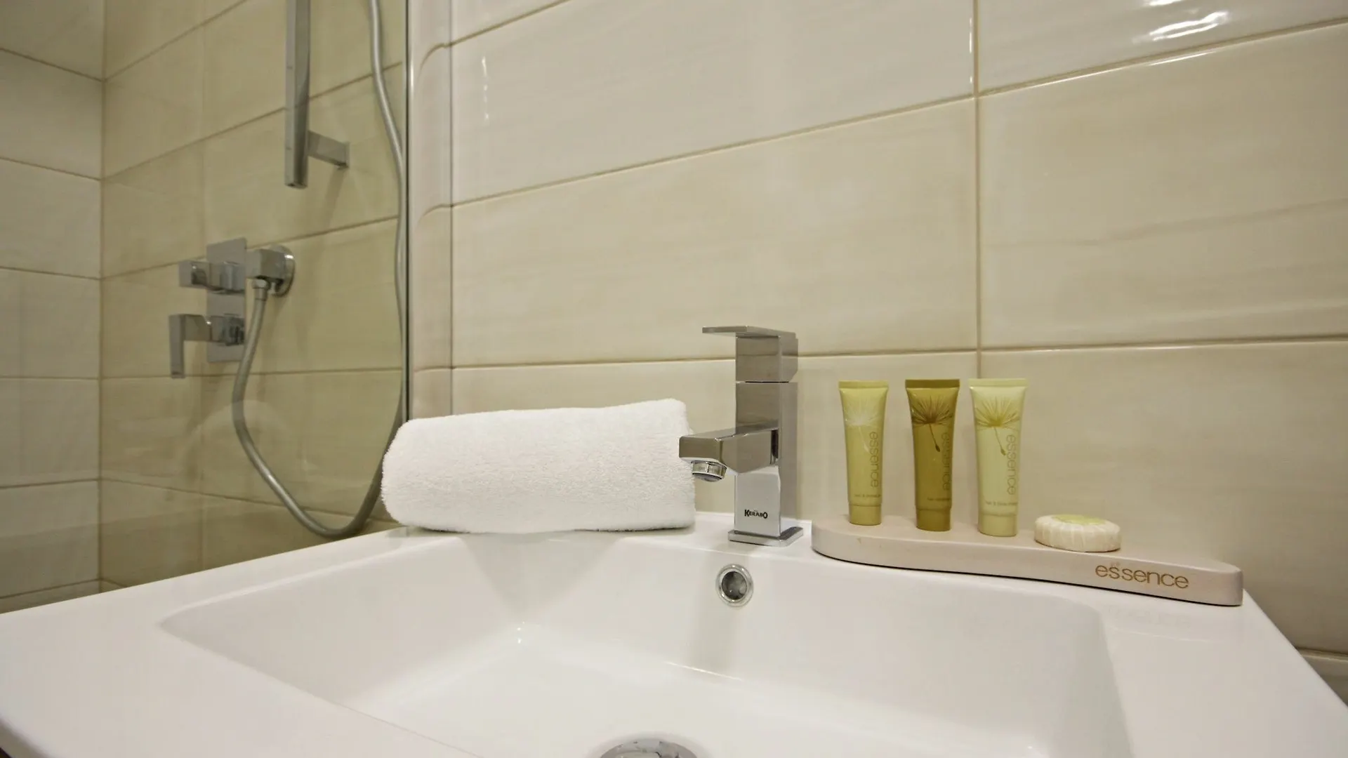 Alveo Suites Praag 4*,